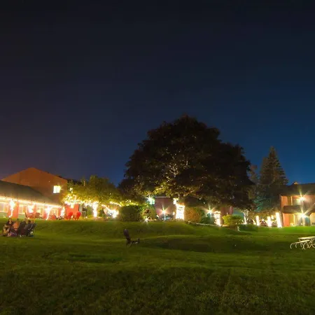 Cedar Hill Lodge